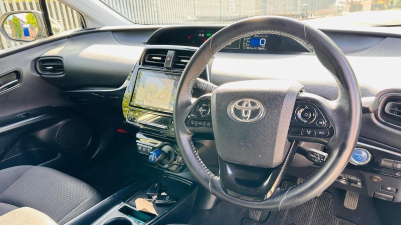 TOYOTA PRIUS